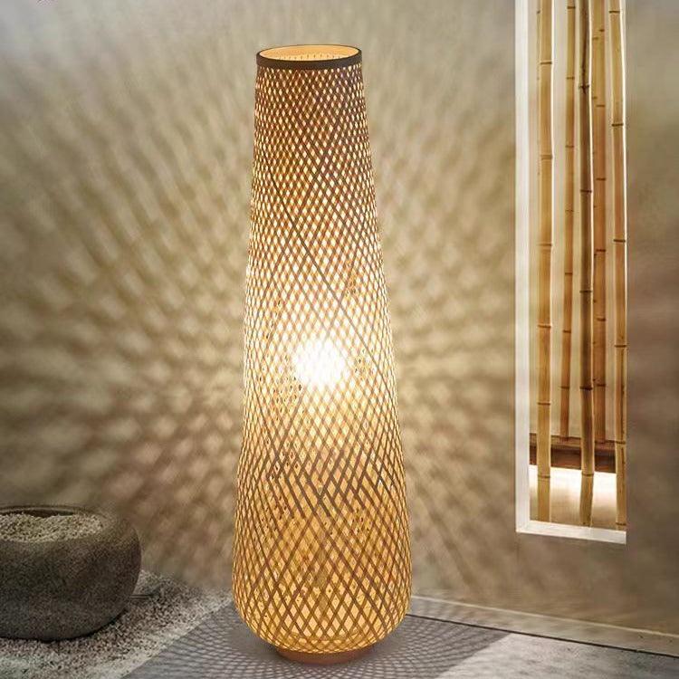 Künstlerische Rattan Stehlampe