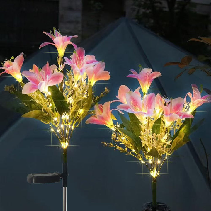 Solar LED Lily Gartenstecker Licht mit integrierter Feenlichterkette und lebensechten Seidenblättern