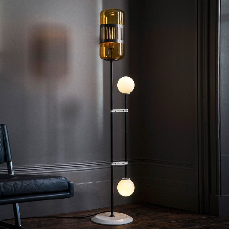 Moderne Statement Stehlampe