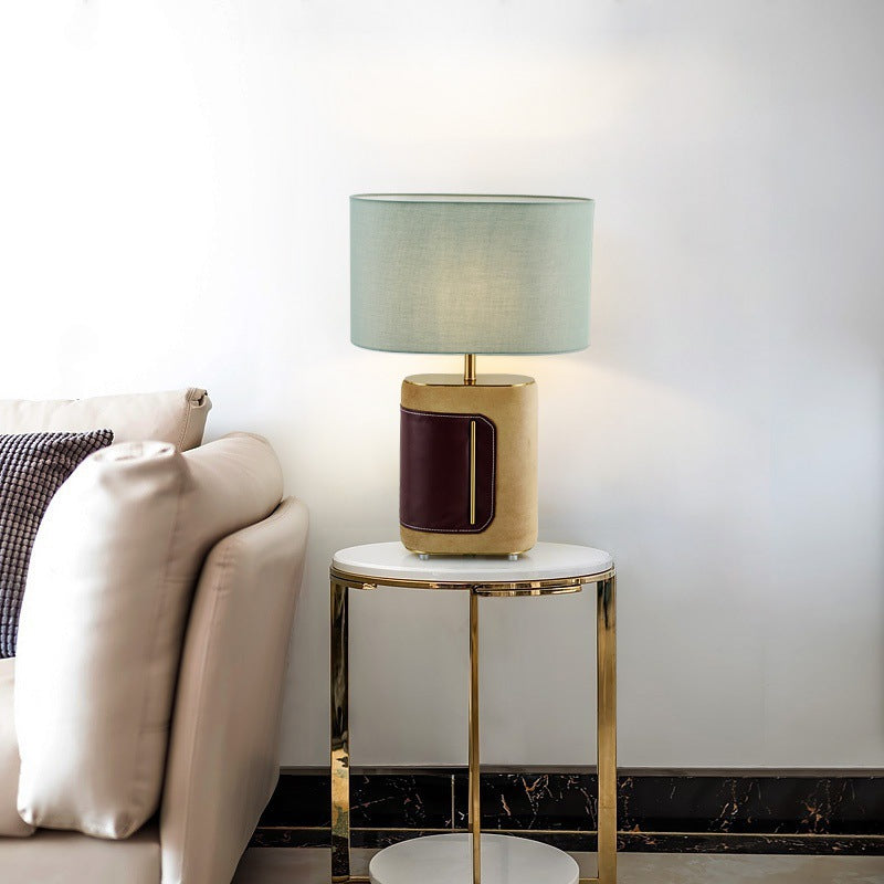 Moderne stilvolle Tischlampe