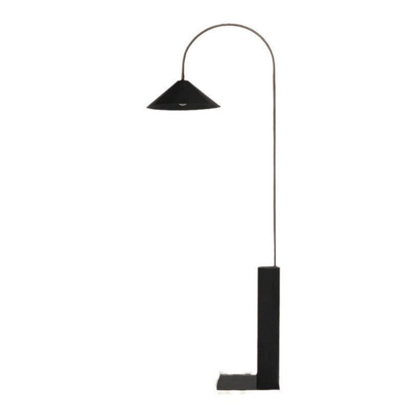 Moderne Bogen-Stehlampe mit einzigartigem Schirmdesign