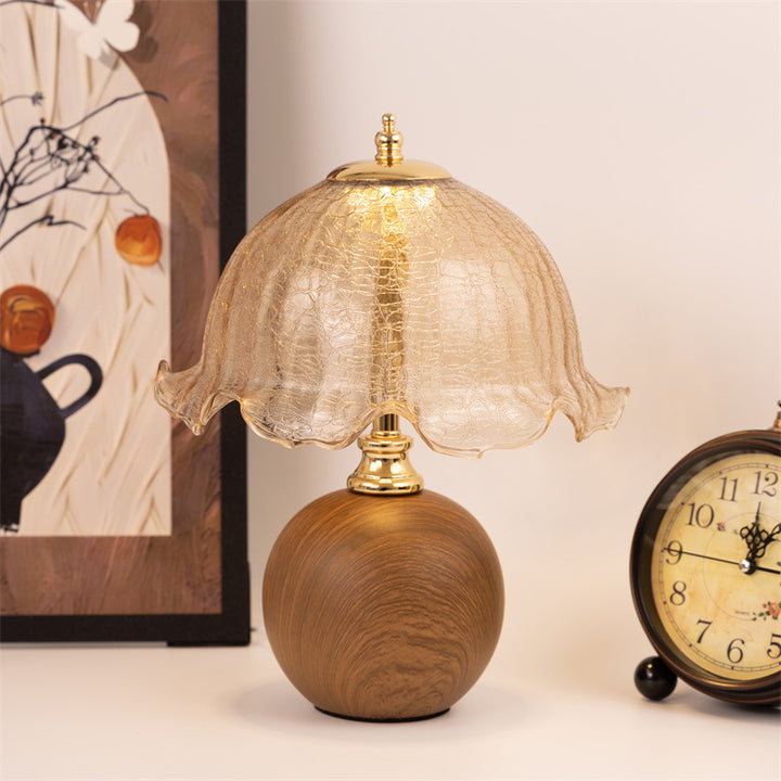 Vintage-Glas-Tischlampe mit kunstvollem Schirm