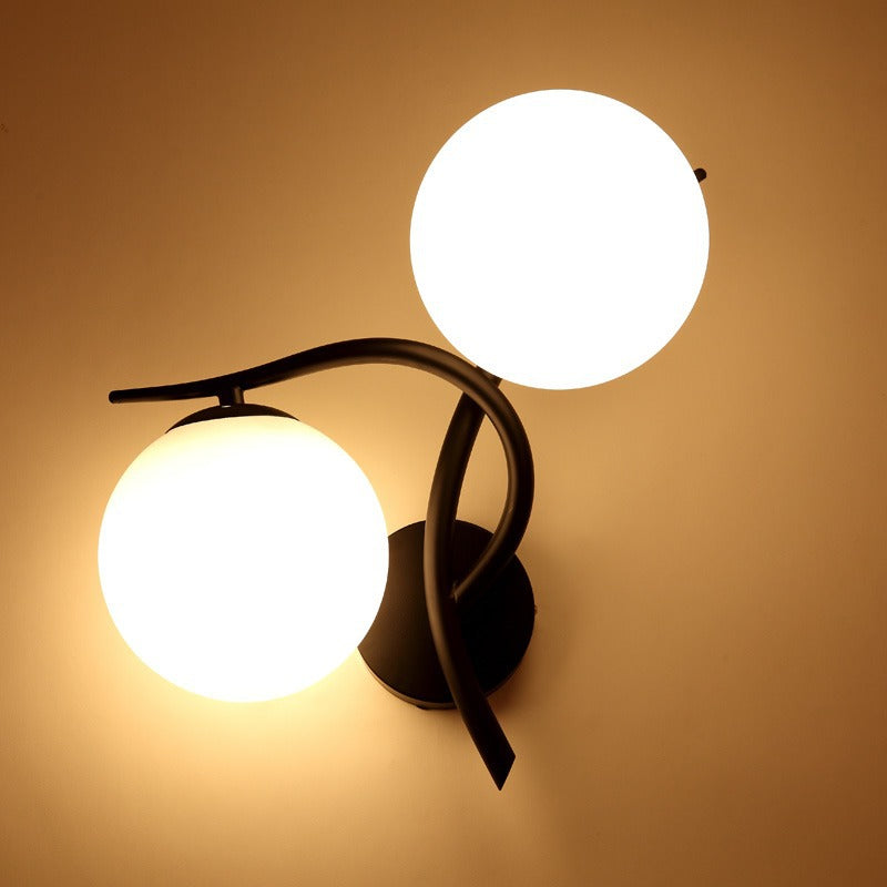Künstlerische Doppelball-Wandlampe