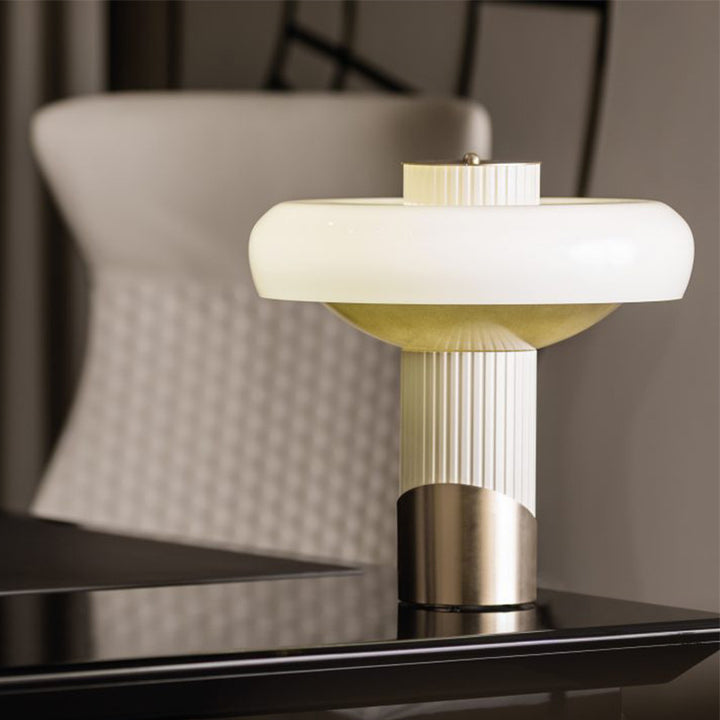 Elegante Retro Tischlampe
