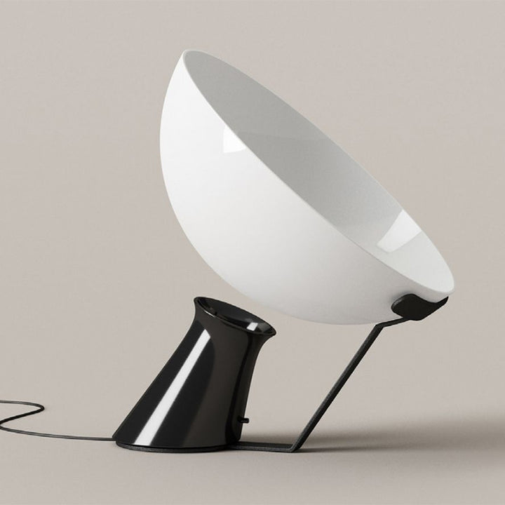 Zeitgenössische verstellbare Tischlampe