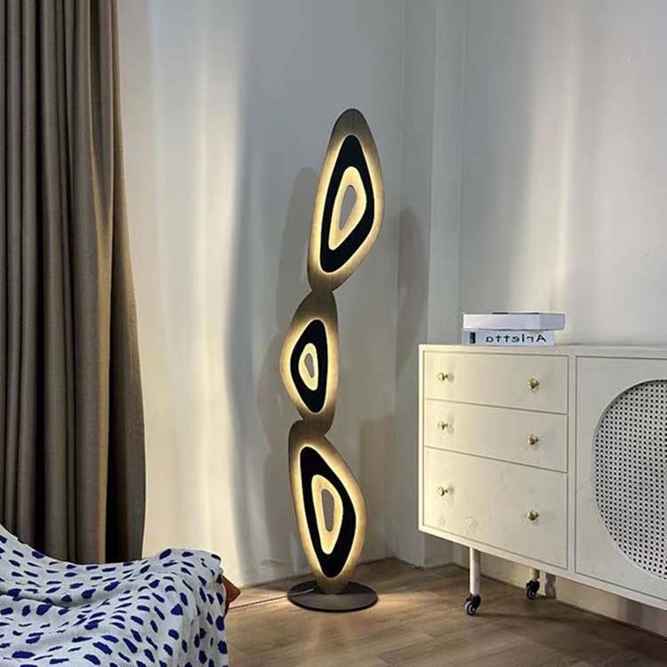 Künstlerische Skulpturale Stehlampe