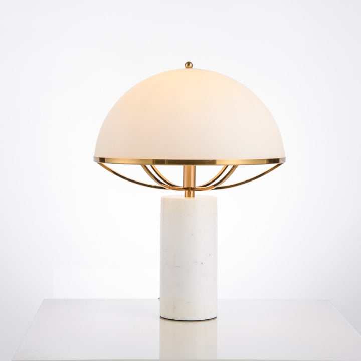 Elegante dekorative Tischlampe mit modernem Marmorständer