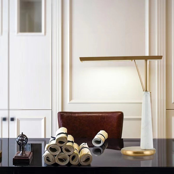 Moderne Marmor- und Messing-Tischlampe