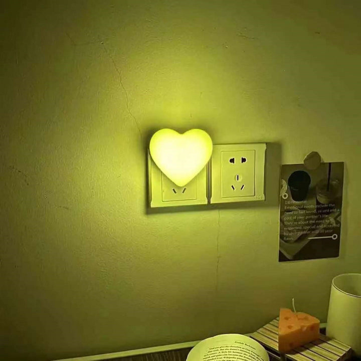 Herzförmiger Plug-In Ambient Nachtlicht mit sanftem LED-Leuchten