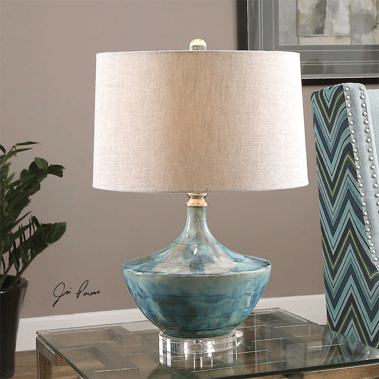 Dekorative Tischlampe mit künstlerischem Glasdesign