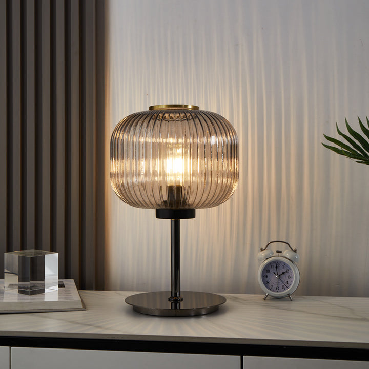 Moderne gerippte Tischlampe
