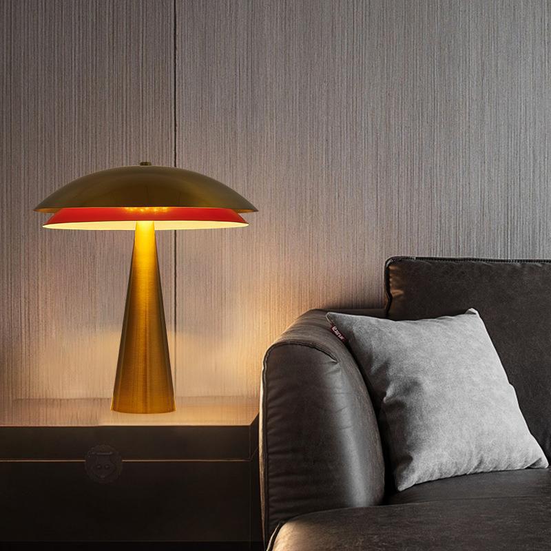 Elegante moderne Tischlampe