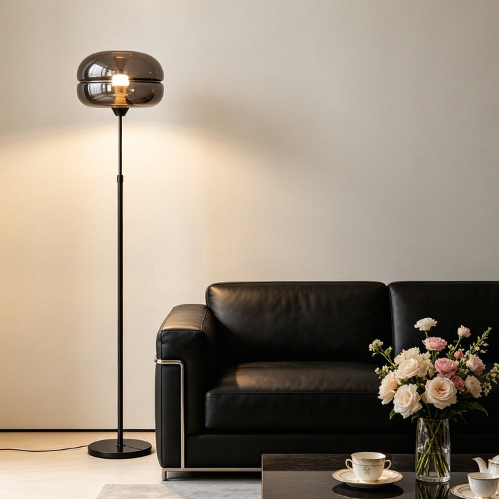 Minimalistische Stehlampe