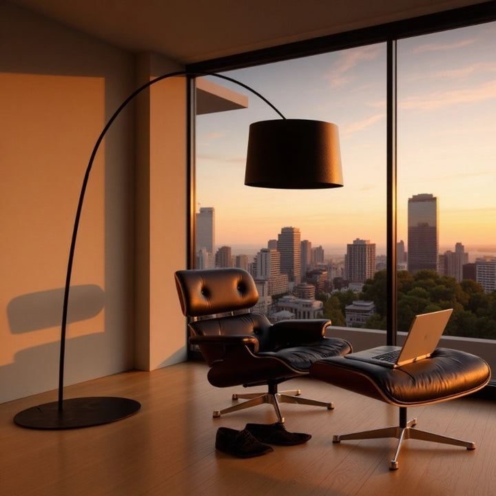 Moderne gebogene Stehlampe
