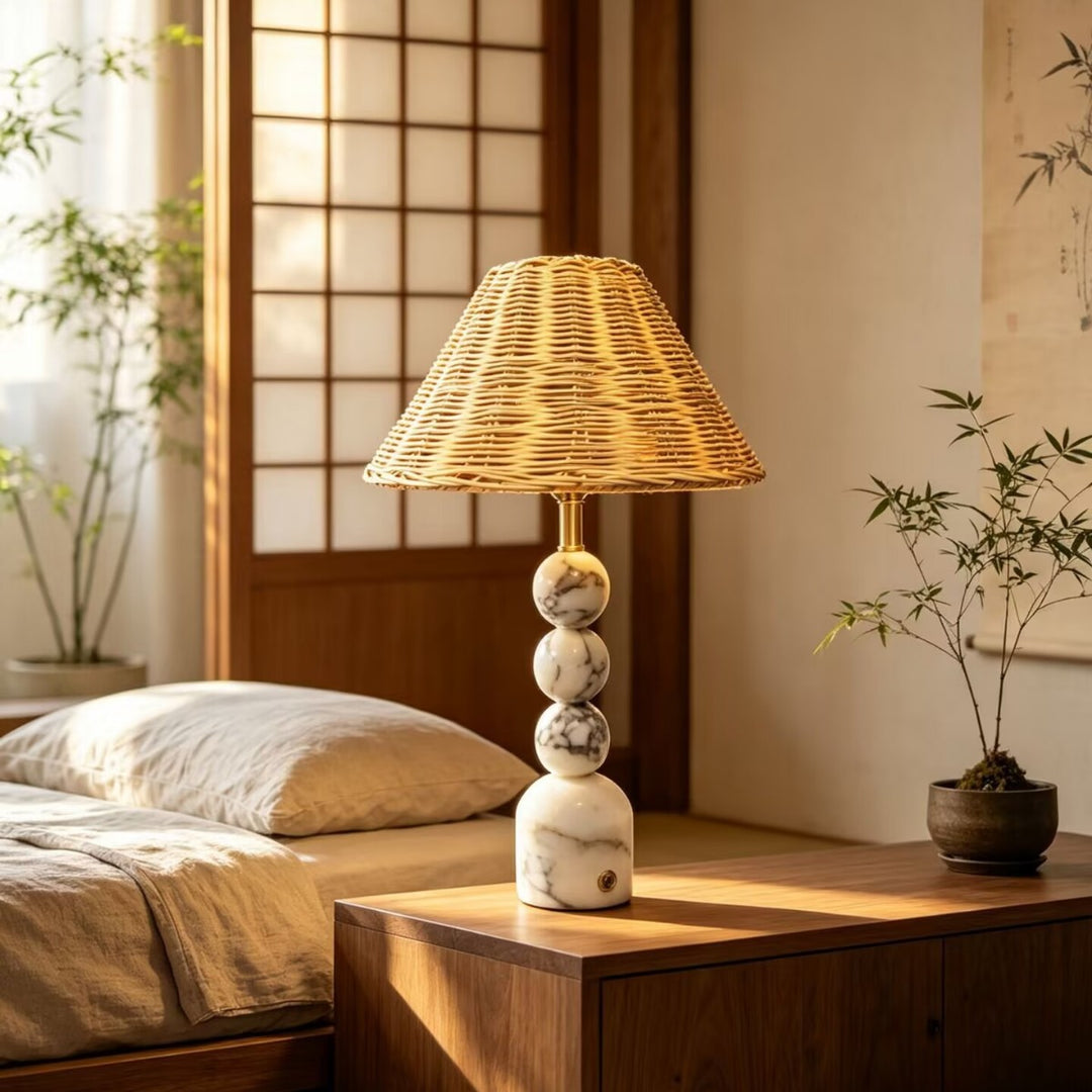 Künstlerische Marmor- und Rattan-Tischlampe