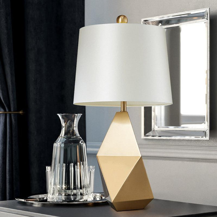 Geometrische Tischlampe