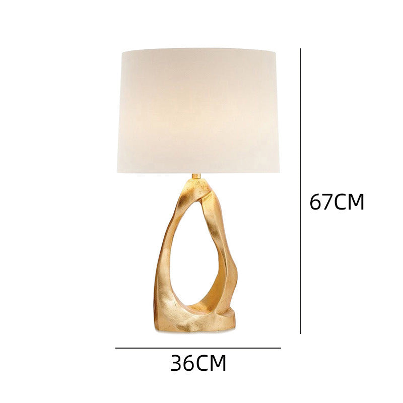 Künstlerische Tischlampe mit skulpturalem Design