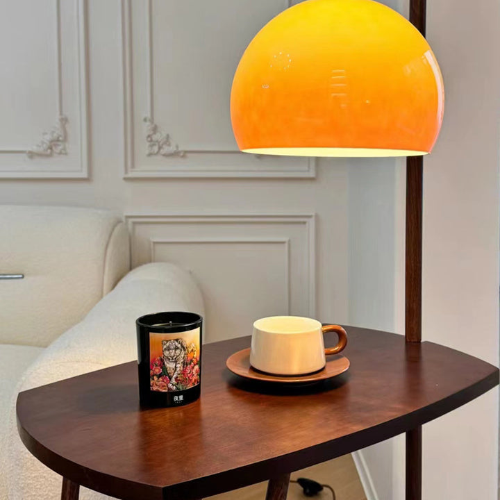 Moderne Minimalistische Stehlampe mit integriertem Beistelltisch