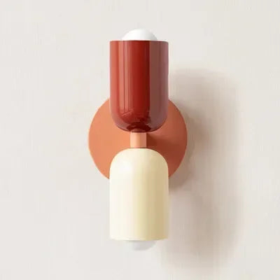Moderne, minimalistische nordische LED-Wandleuchte in Creme mit zwei Leuchtenköpfen für Wohnzimmer, Schlafzimmer und Arbeitszimmer – ideal als Innendekoration.