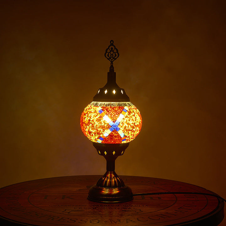 Traditionale Tiffany romantische ovale Eisen emaillierte 1-Licht Tischlampe für das Schlafzimmer
