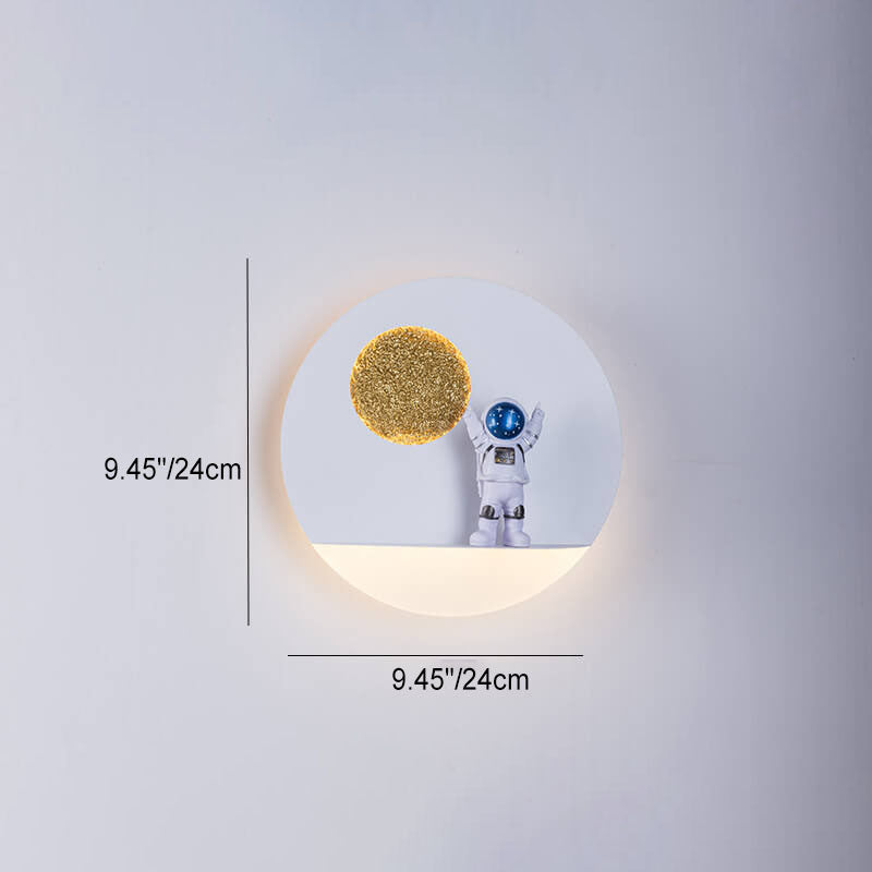 Zeitgenössische kreative Eisenharz runde Astronaut LED Wandlampe für Schlafzimmer