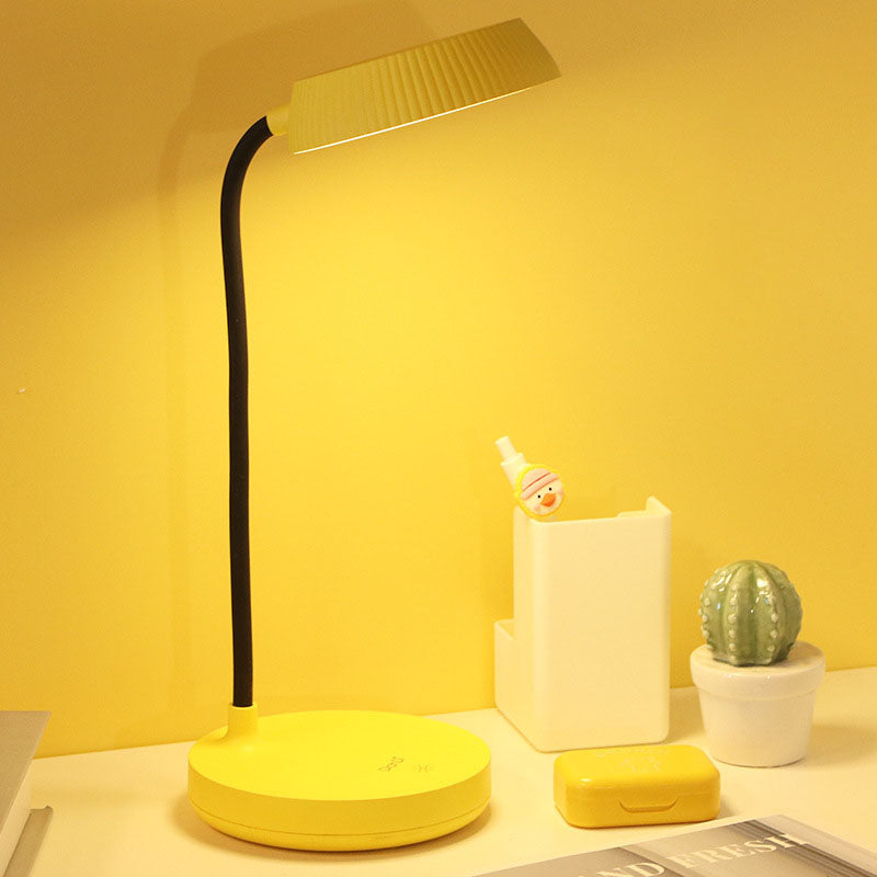 Nordische minimalistische runde LED-Touch-Schreibtischlampe mit Augenschutz und USB-Anschluss