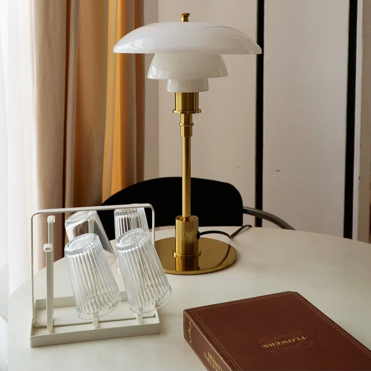Skandinavische Designer Tischlampe Minimalistisch