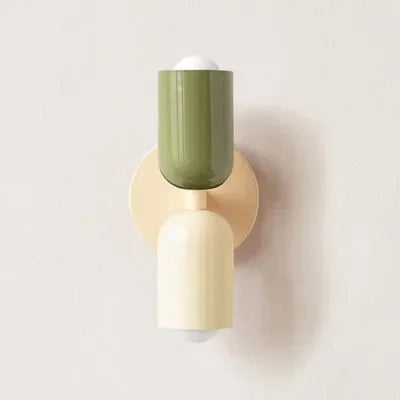 Moderne, minimalistische nordische LED-Wandleuchte in Creme mit zwei Leuchtenköpfen für Wohnzimmer, Schlafzimmer und Arbeitszimmer – ideal als Innendekoration.