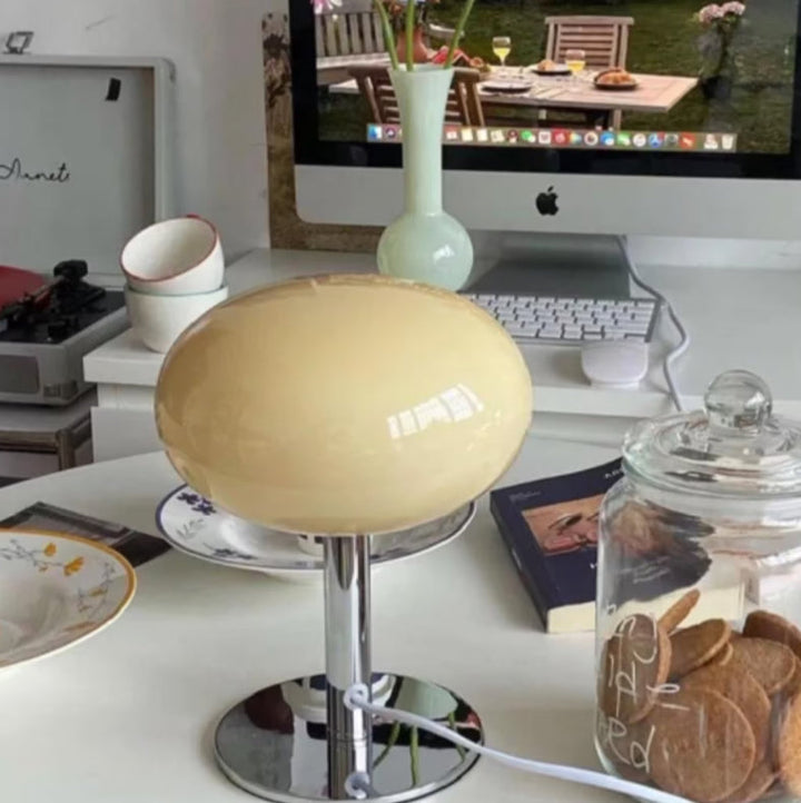 SérénitéMagique - Elegante beige Tischlampe für Ambientebeleuchtung