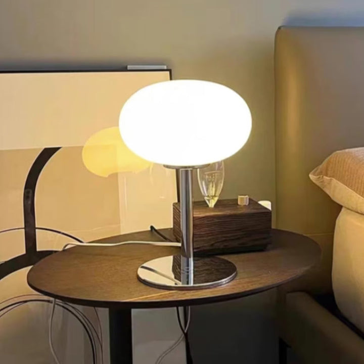 SérénitéMagique - Elegante beige Tischlampe für Ambientebeleuchtung