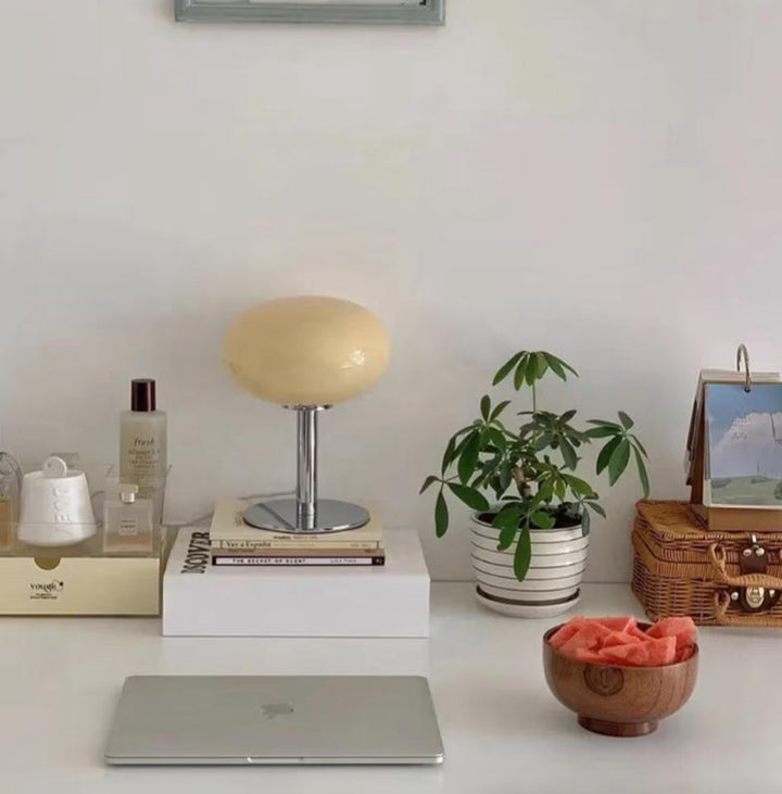 SérénitéMagique - Elegante beige Tischlampe für Ambientebeleuchtung