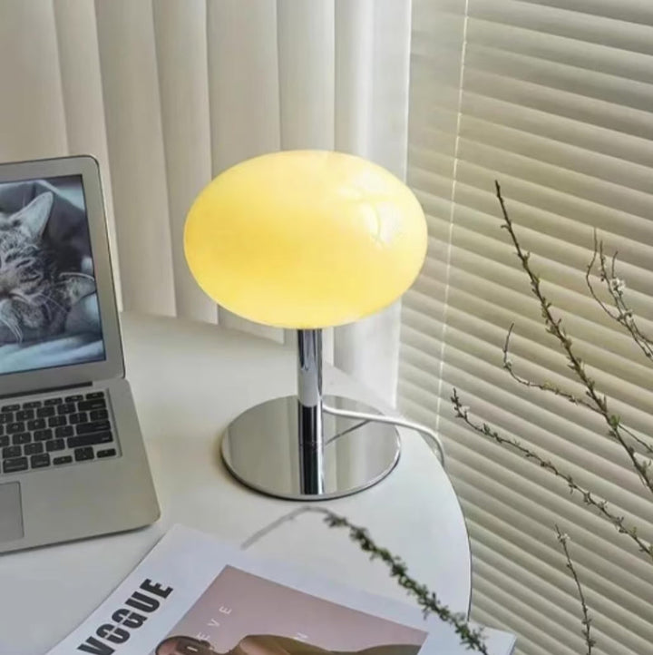 SérénitéMagique - Elegante beige Tischlampe für Ambientebeleuchtung