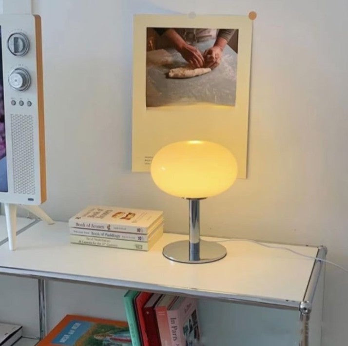SérénitéMagique - Elegante beige Tischlampe für Ambientebeleuchtung