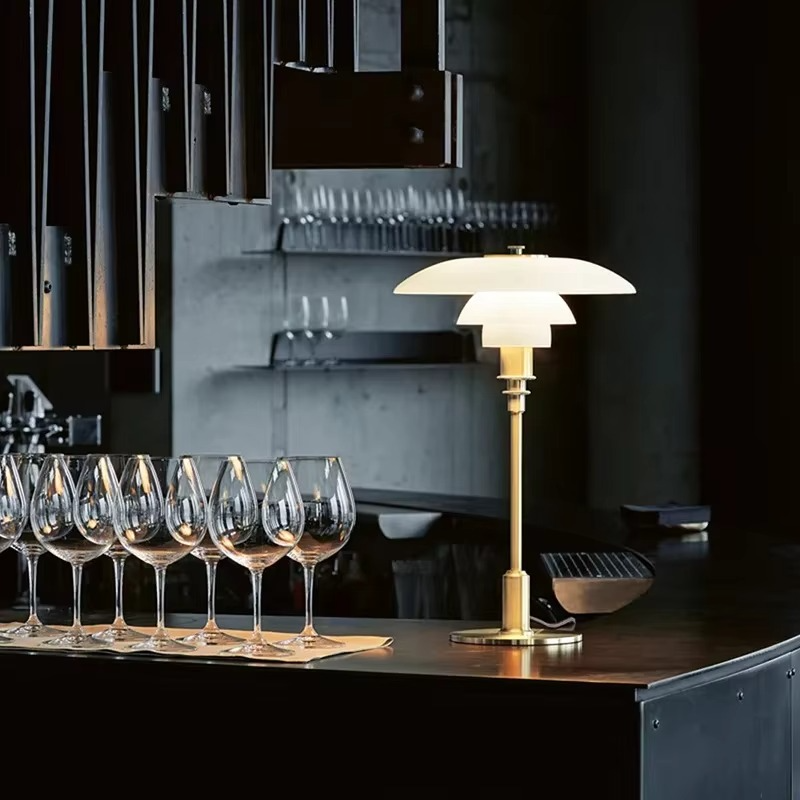 Skandinavische Designer Tischlampe Minimalistisch