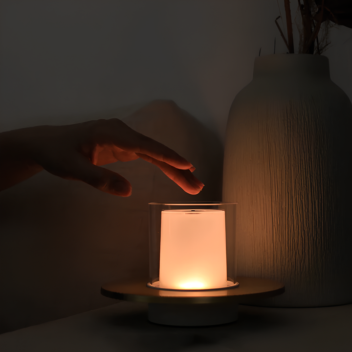 Moderne Tischleuchte mit Touch-Bedienung