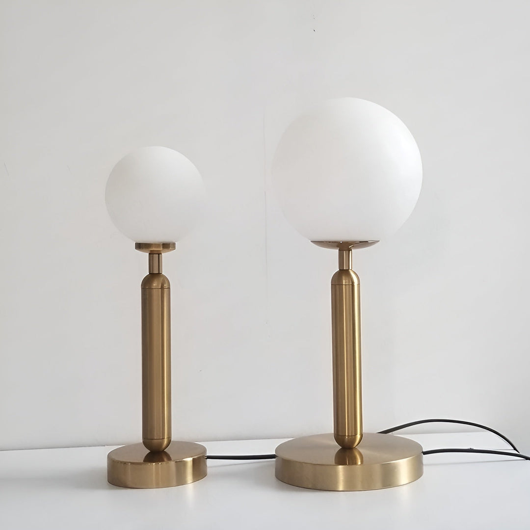 SphereShine Luxe Tischlampe aus Glas & Messing Eleganz und LED