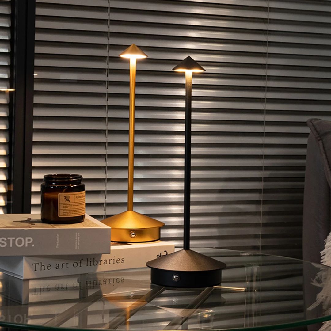 Robyn Arrow LED Tischlampe