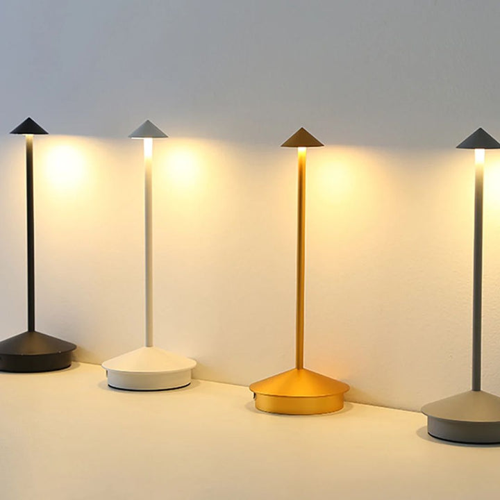 Robyn Arrow LED Tischlampe
