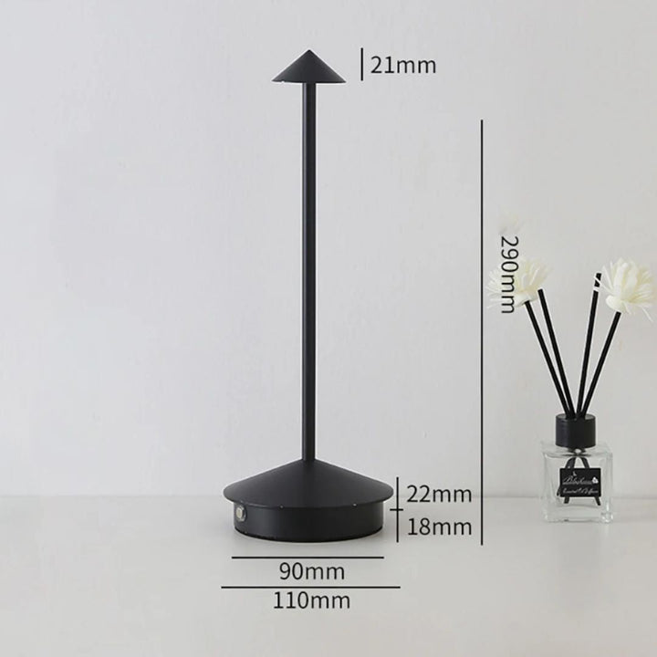 Robyn Arrow LED Tischlampe