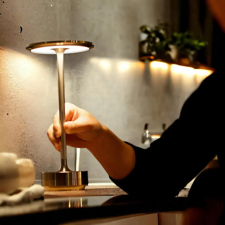 Stimmungsvolle Luxus Tischlampe - LumoVibe