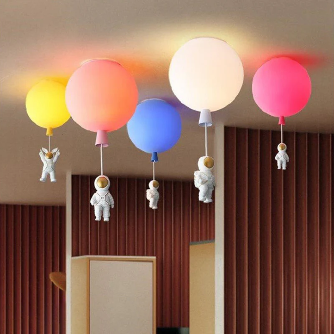 Trendige Mond/Astronaut Kinderzimmer LED Deckenlampe - CosmoGlow