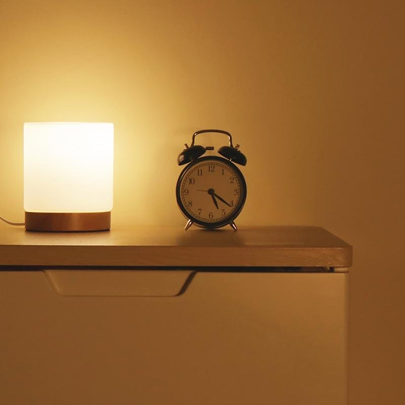 LumiGlow Raffinierte Glas Tischlampe mit Touch-LED