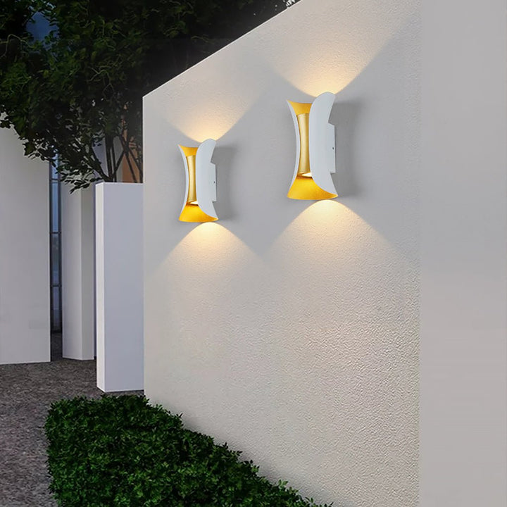 Elegante wasserdichte LED-Lampen mit geschwungener Form für den Garten