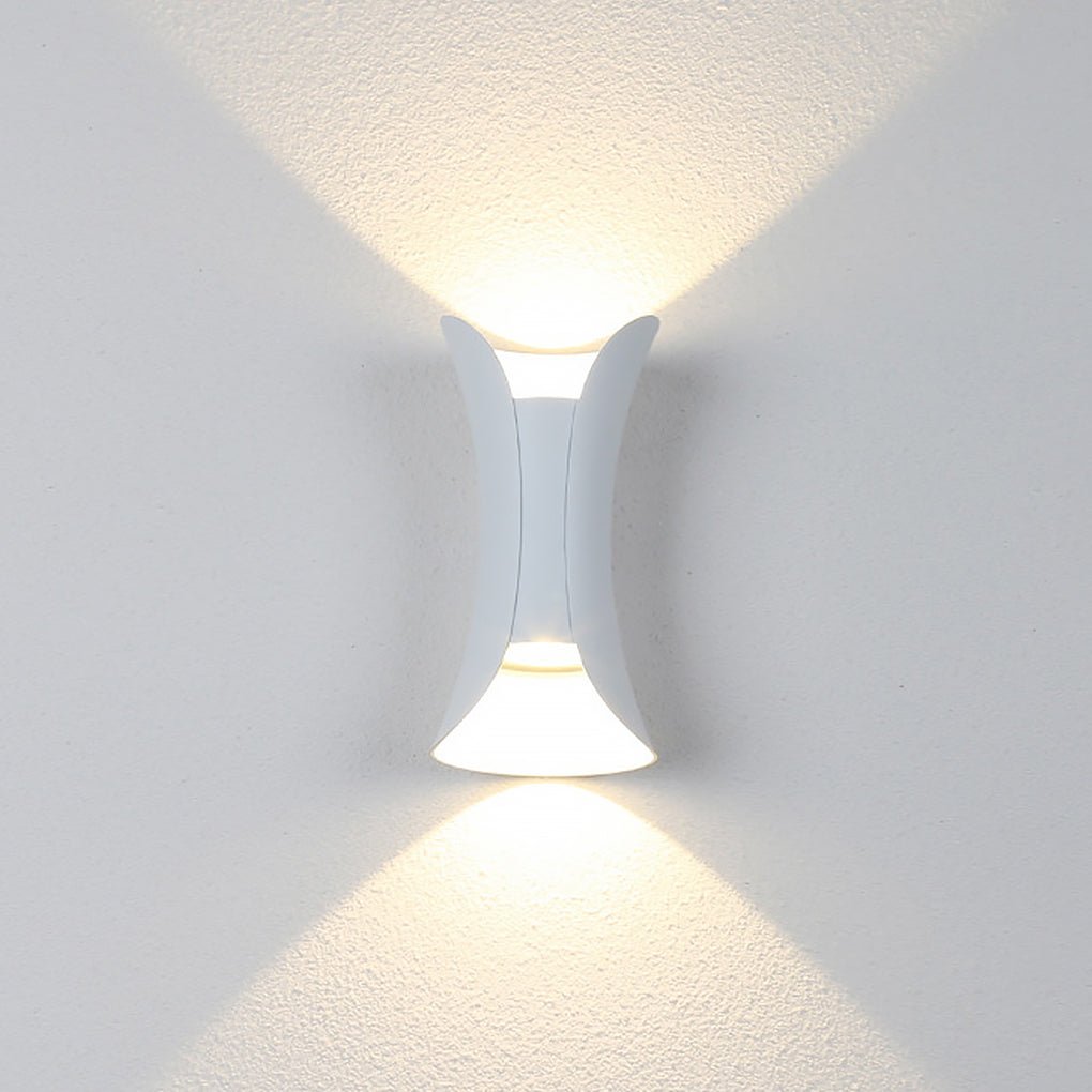 Elegante wasserdichte LED-Lampen mit geschwungener Form für den Garten