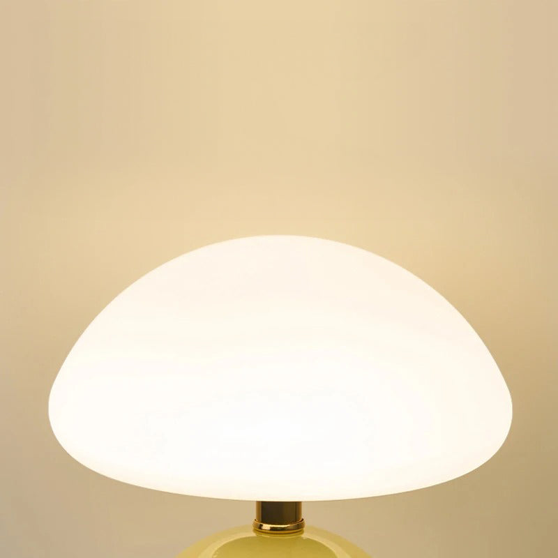 Moderne Nachttischlampe mit sanftem, warmweißem Licht - Stilvolle Beleuchtung für Schlafzimmer & Wohnzimmer