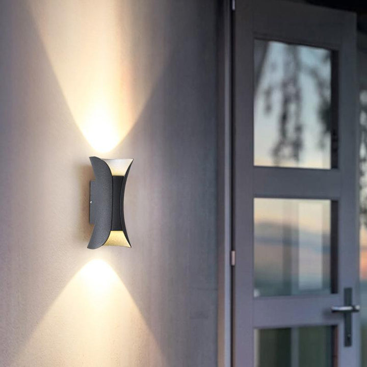 Elegante wasserdichte LED-Lampen mit geschwungener Form für den Garten