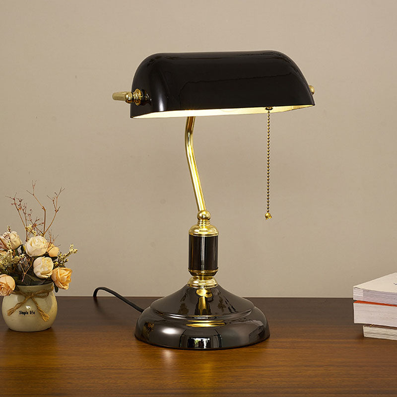 LuxeLume - Elegante Glas-Tischlampe für zeitloses Licht