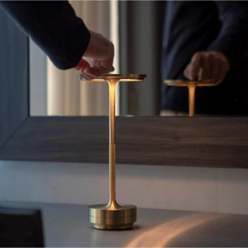 ClarityGlow Luxus Edition | Kabellose LED Tischlampe