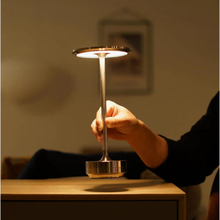 ClarityGlow Luxus Edition | Kabellose LED Tischlampe