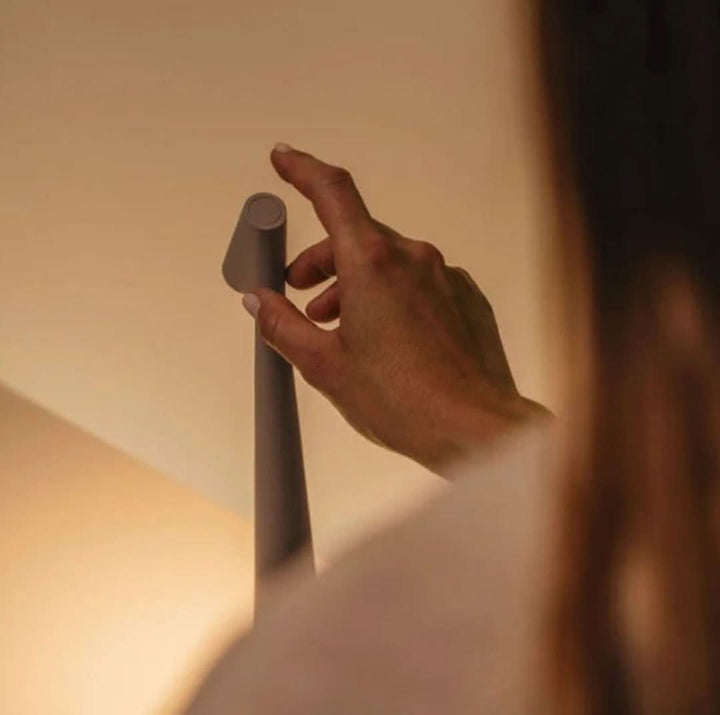 Nordic Minimalist Design Stimmungslicht | Kabellos | LED | Leselampe | Tischlampe